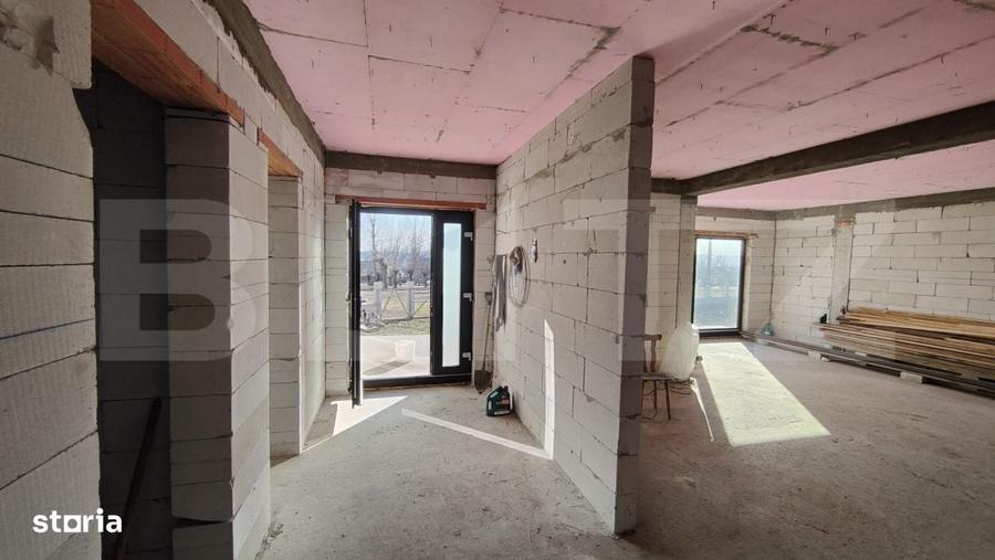 Casă cu 4 camere cu Teren 1300 Mp în Bosanci