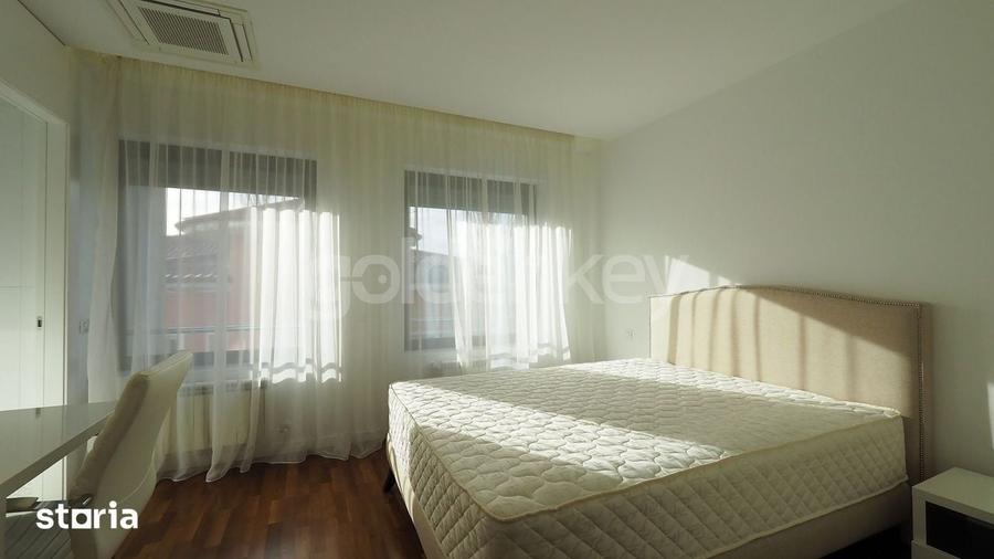 Apartament cu 5 camere în Aviatorilor