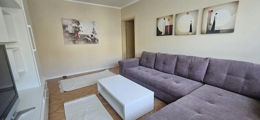 Apartament cu 3 camere semidecomandat în Olimpia-Stadion