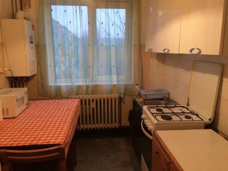 Apartament cu 2 camere, etajul 3/4, zona Podu Ros - 5