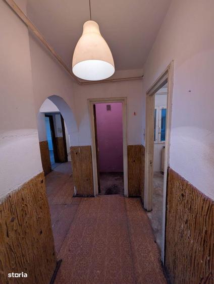 Apartament cu 3 camere decomandat în Tei