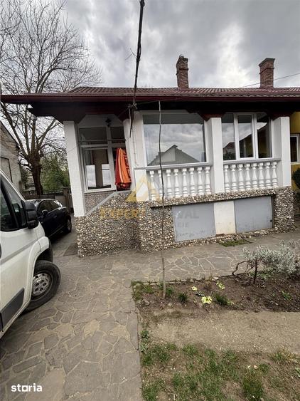 Casă cu 4 camere cu Teren 216 Mp în Valea Roșie