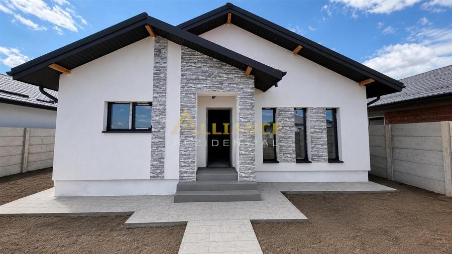 Casă individuală cu 4 camere cu Teren 427 Mp în Berceni