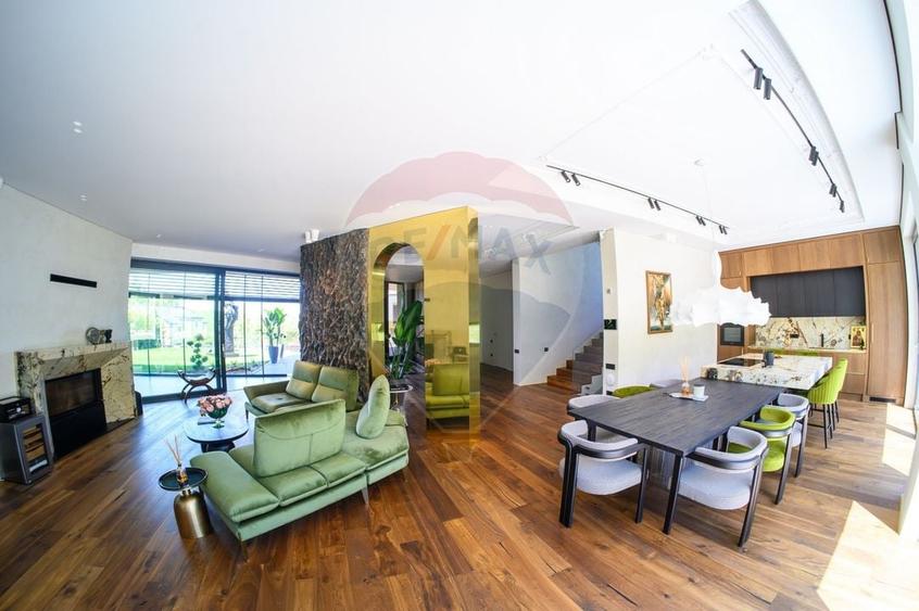 Casă individuală cu 7 camere cu Teren 1140 Mp în Făget