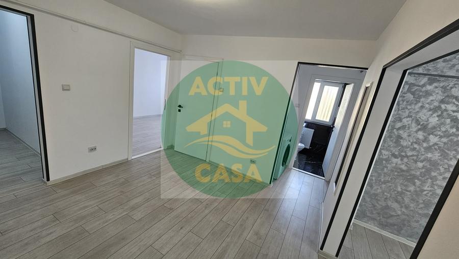 Apartament cu 3 camere semidecomandat în Est