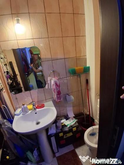 Apartament cu 3 camere semidecomandat în Gorjului
