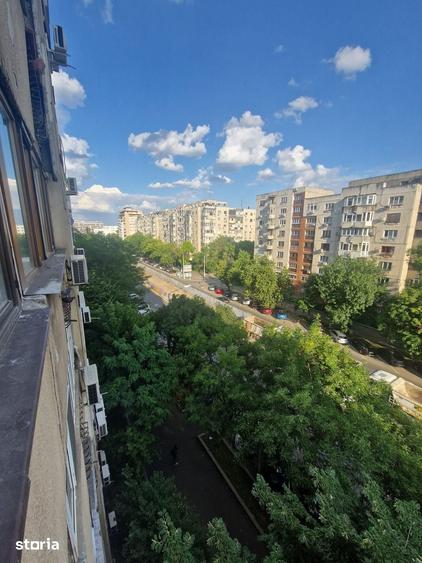 Apartament cu 3 camere decomandat în Tineretului
