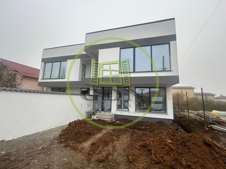 Casă individuală cu 4 camere cu Canalizare în Bariera Vâlcii