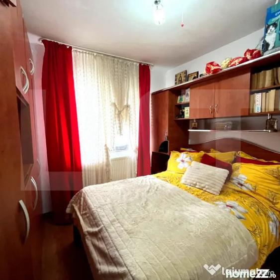 Apartament cu 3 camere semidecomandat în Central