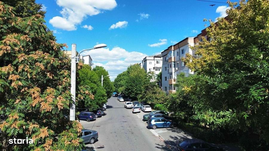 Apartament cu 4 camere decomandat în George Enescu