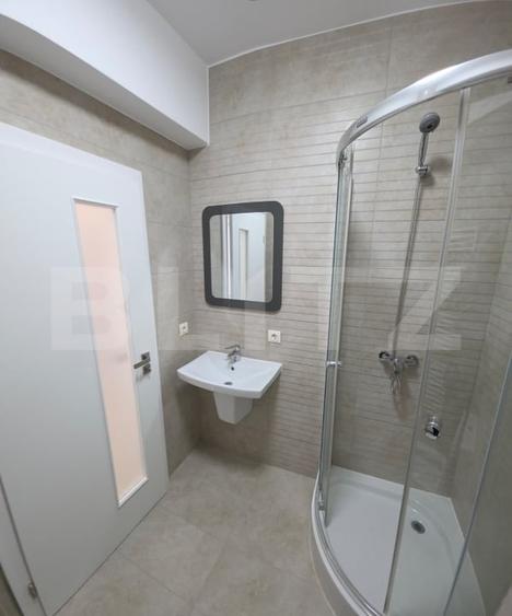 Apartament cu 3 camere decomandat în Independenței