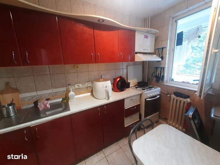 Apartament cu 3 camere decomandat în Drumul Taberei