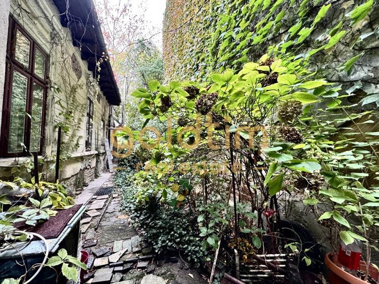Casă individuală cu 5 camere cu Canalizare în Cotroceni