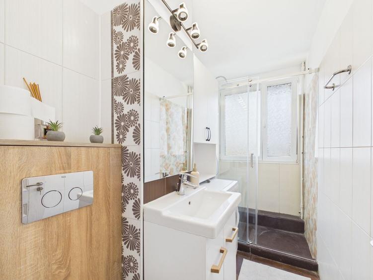 Apartament cu 2 camere semidecomandat în Tineretului