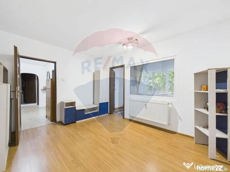 Apartament cu 4 camere decomandat în 13 Septembrie