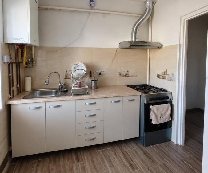 Apartament cu 2 camere decomandat, mobilat în Bogdan Vodă