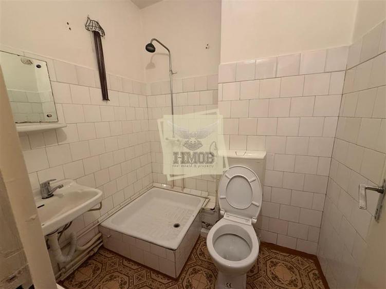 Apartament cu 4 camere decomandat, mobilat în Vasile Aaron