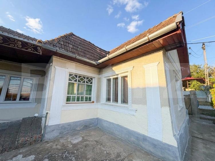 Casă individuală cu 5 camere cu Teren 1900 Mp în Iacobeni