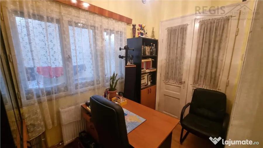 Casă cu 5 camere cu Teren 240 Mp în Zizin