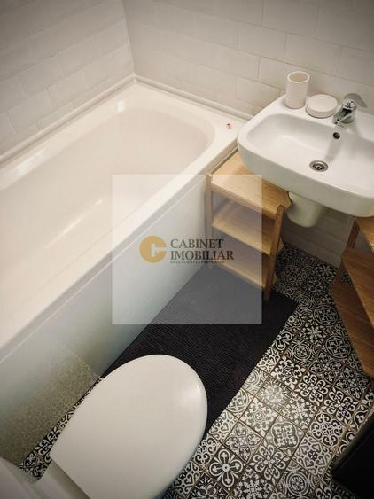 Apartament cu 2 camere semidecomandat, mobilat în Universitate