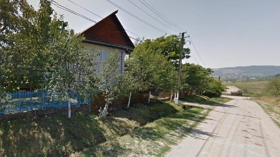 Casă individuală cu 3 camere cu Teren 244 Mp în Băsești