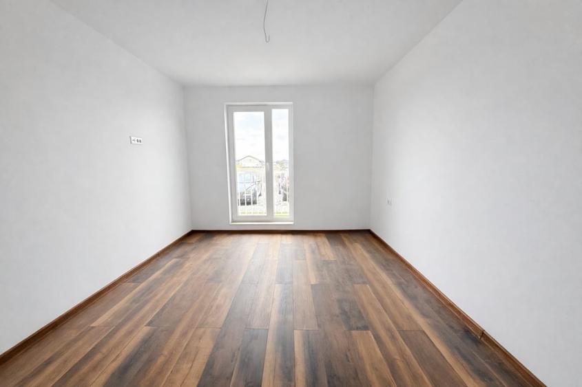 Apartament cu 3 camere decomandat în Sânpetru