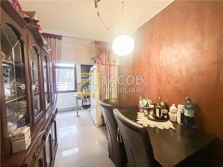 Apartament cu 3 camere decomandat în Orizont