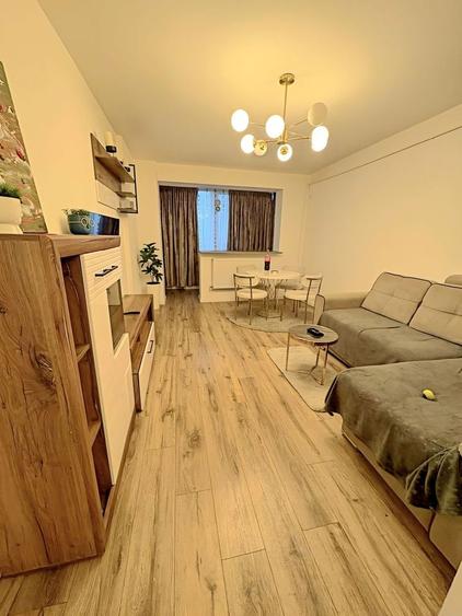 Apartament cu 2 camere decomandat, mobilat în