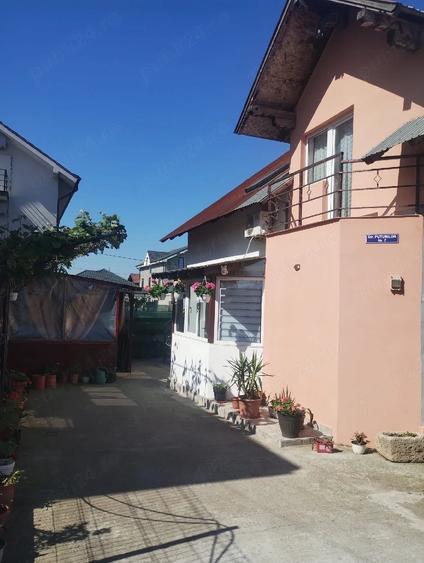 Casă cu 6 camere cu Teren 300 Mp în Central