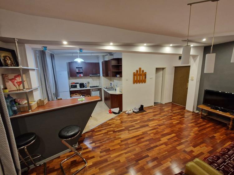 Apartament cu 2 camere semidecomandat în Drumul Carului
