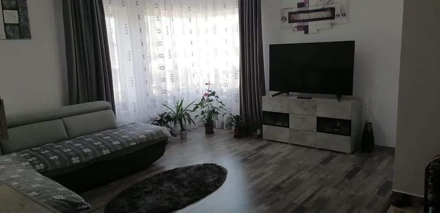 Apartament cu 2 camere decomandat în Exterior Vest