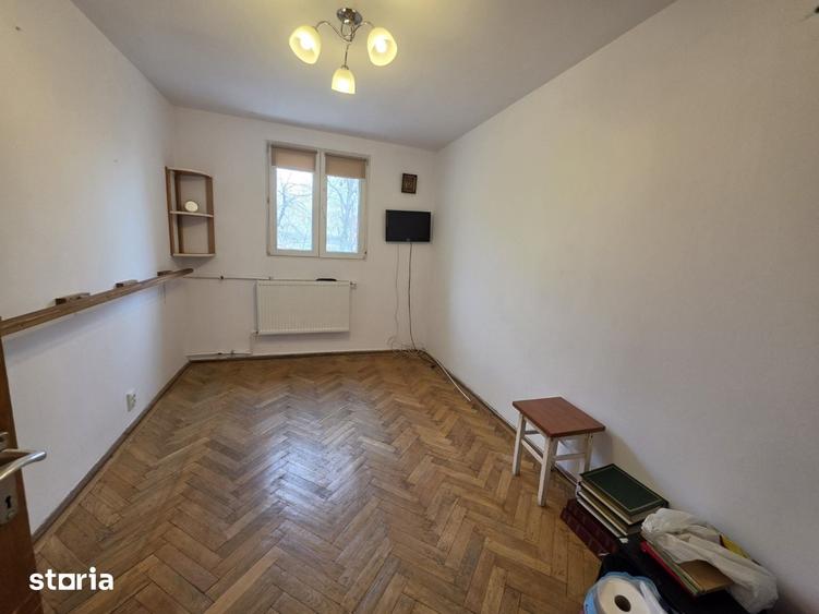 Apartament cu 4 camere semidecomandat în Sălăjan