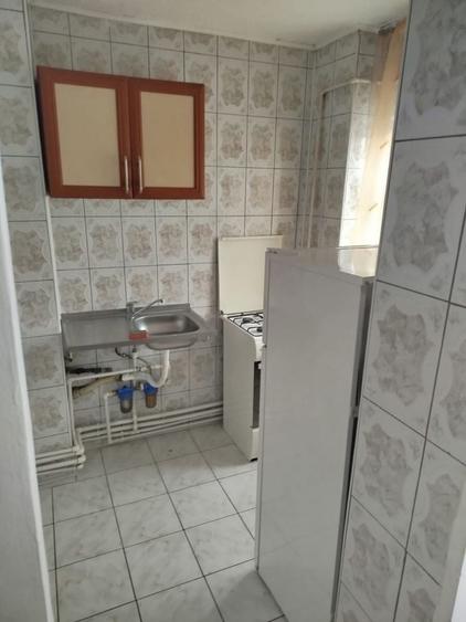 Garsonieră decomandată în 9 Mai