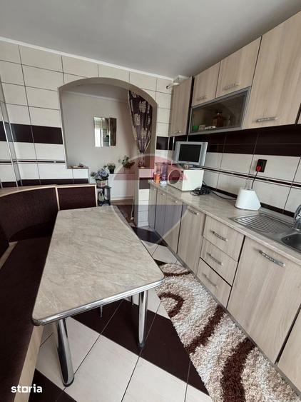 Apartament cu 3 camere în Lăpuș Argeș