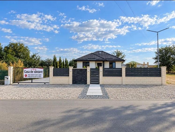 Casă individuală cu 3 camere cu Garaj în Butimanu
