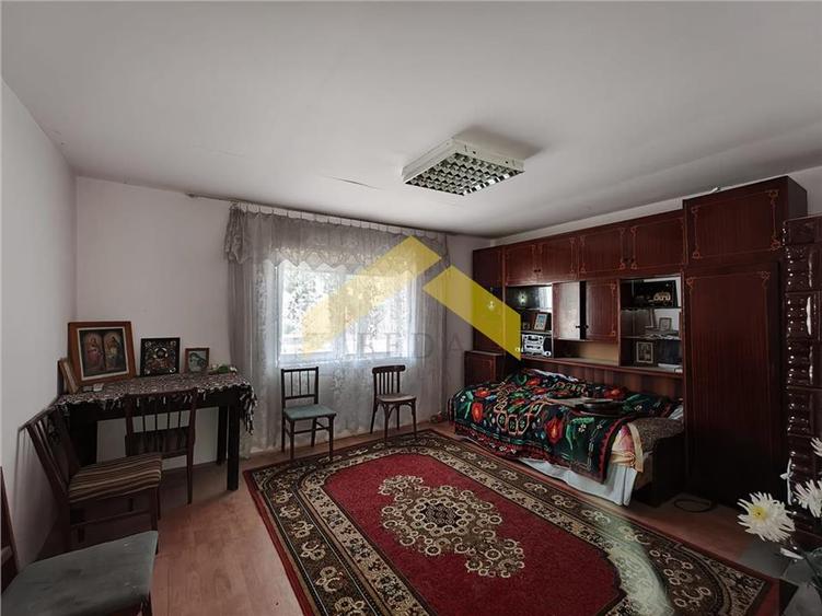 Casă individuală cu 4 camere cu Canalizare în Periferie