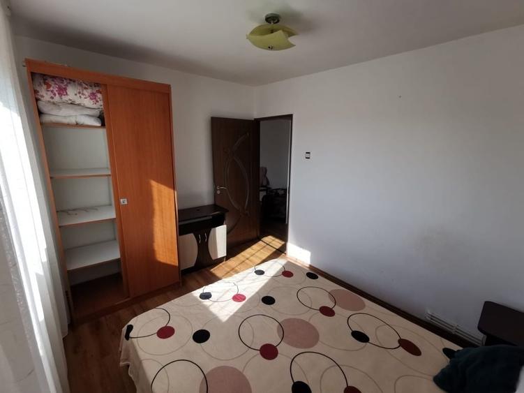 Apartament cu 2 camere semidecomandat în Cotu