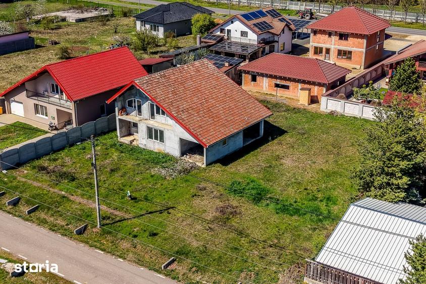 Casă cu 4 camere cu Teren 605 Mp în Felnac