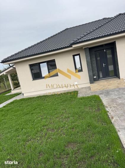 Casă cu 4 camere cu Teren 400 Mp în Sânmihaiu Român