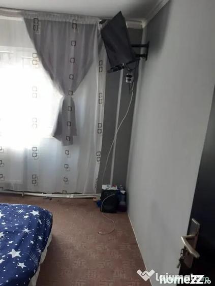 Apartament cu 4 camere semidecomandat în Micro 39