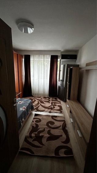 Garsonieră decomandată în Central