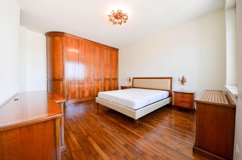 Apartament cu 7 camere decomandat, mobilat în Șoseaua Nordului