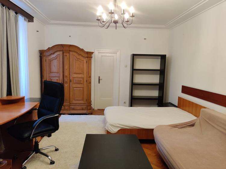 Garsonieră decomandată în P-ța Romană