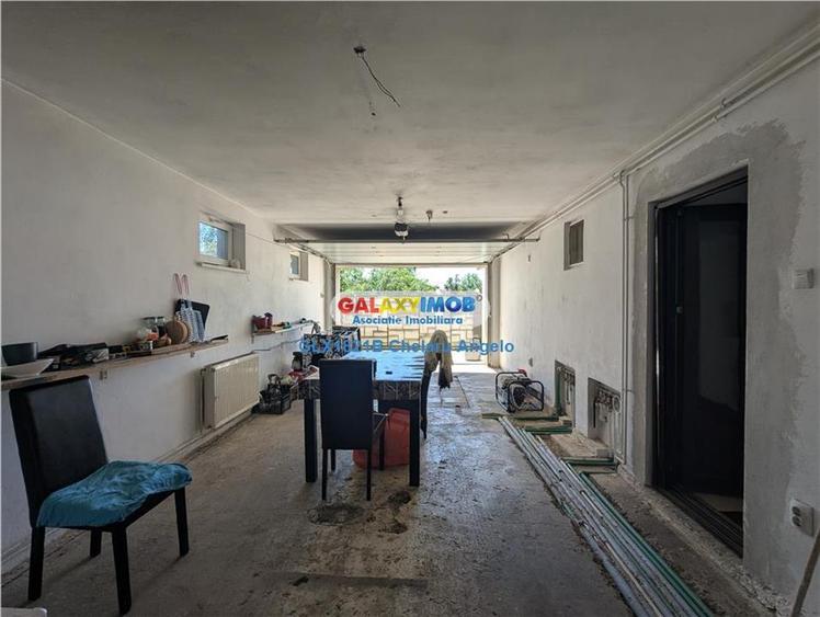 Casă cu 5 camere cu Garaj în Copăceni