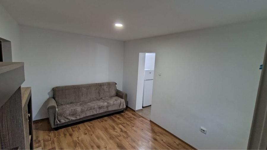 Apartament cu 2 camere semidecomandat în Micro 19
