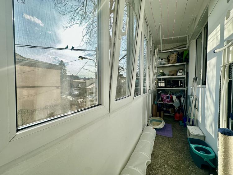 Apartament cu 2 camere semidecomandat, mobilat în 1 Mai