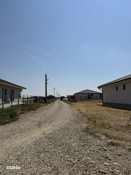Teren de 462 mp, în Livada
