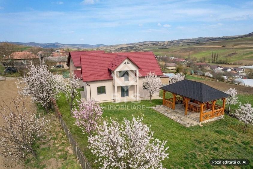Casă individuală cu 4 camere cu Canalizare în Central