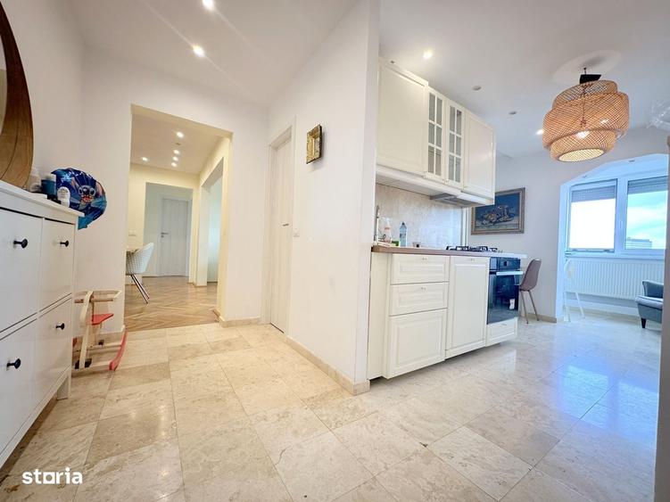 Apartament cu 3 camere decomandat în Punctele Cardinale