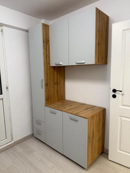 Apartament cu 2 camere semidecomandat, mobilat în Tei